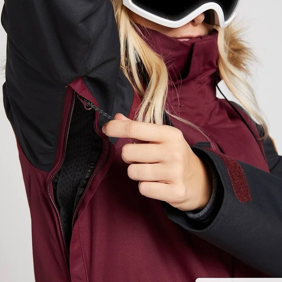 Volcom Women's Fawn Insulated Jacket, Size M, Scarlet - Picture 4 of 10